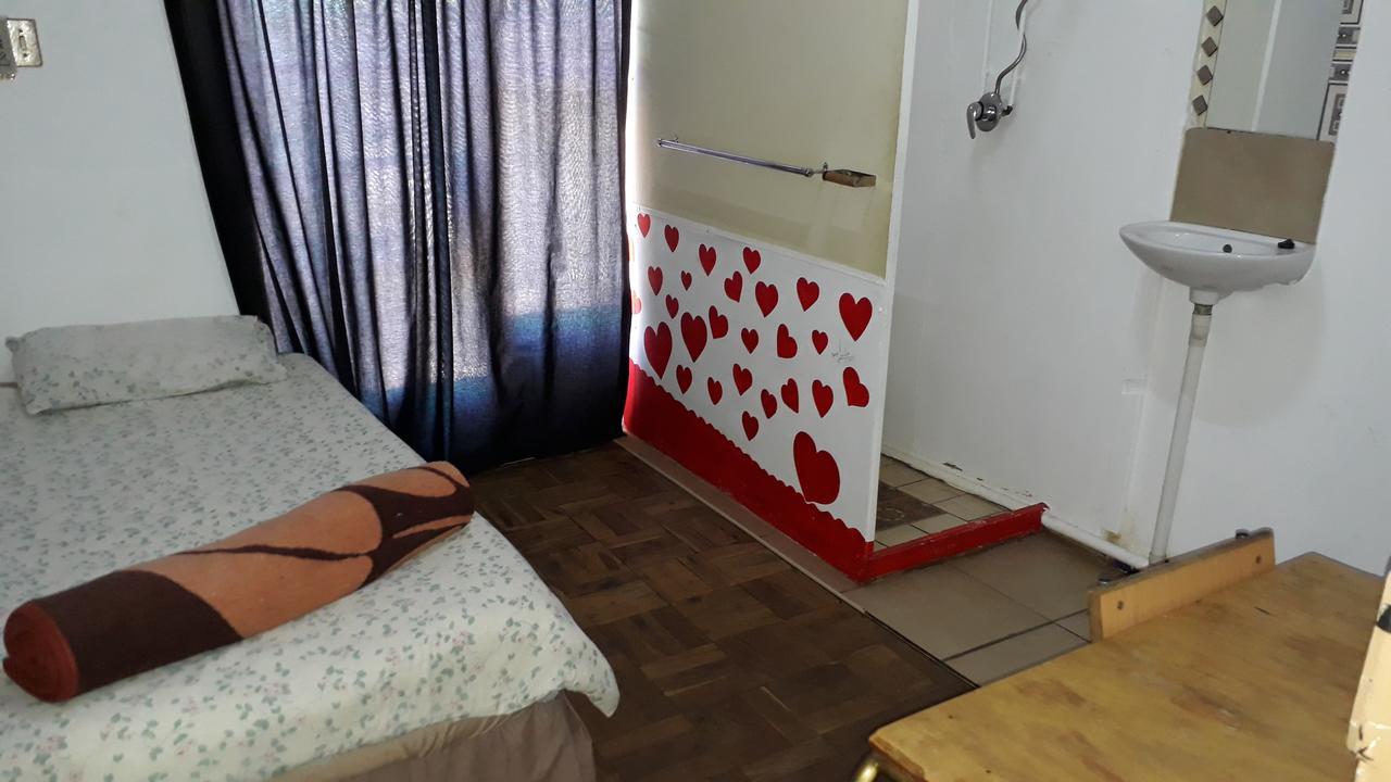Paljas Backpackers Hotel Potchefstroom Buitenkant foto
