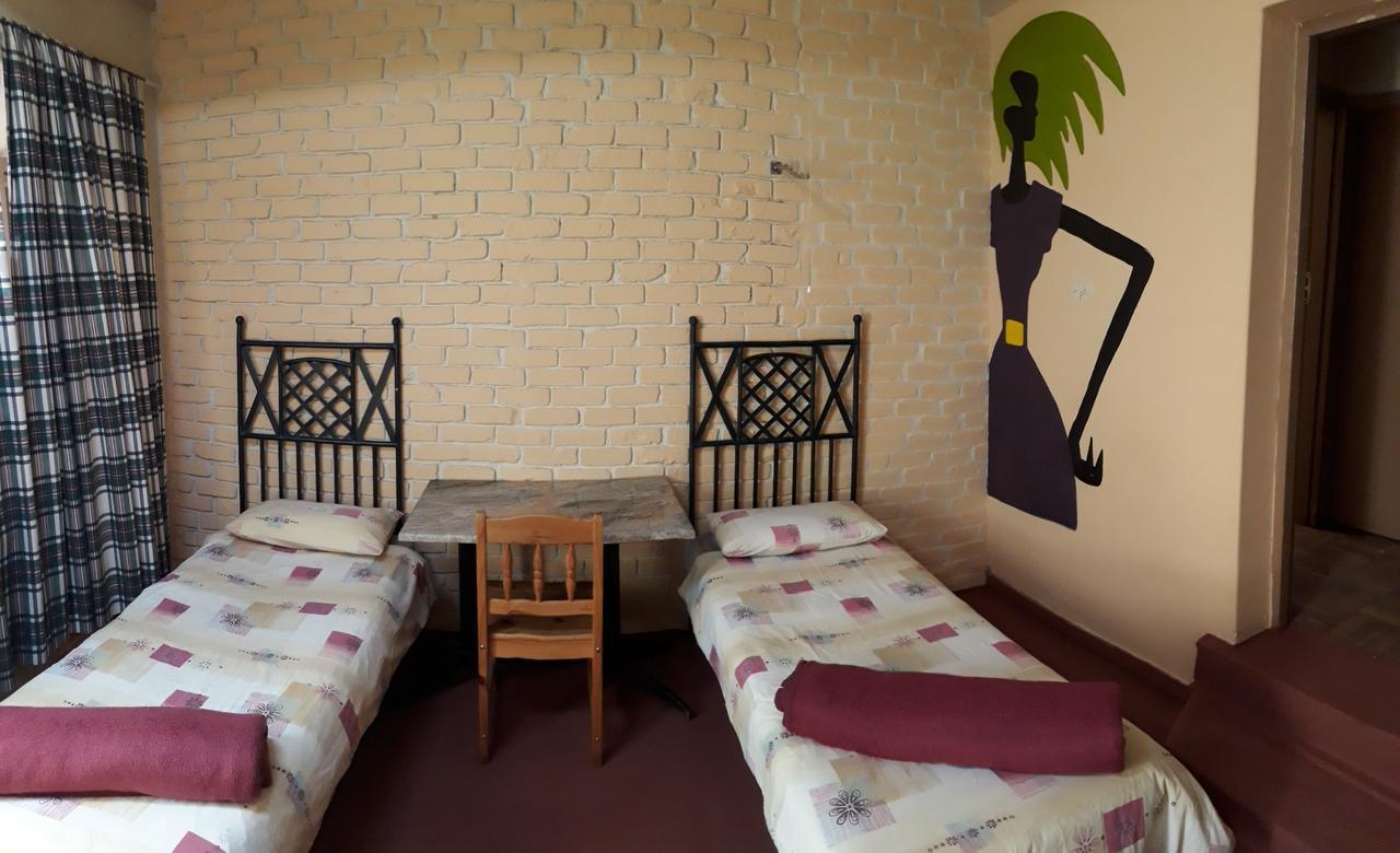 Paljas Backpackers Hotel Potchefstroom Buitenkant foto